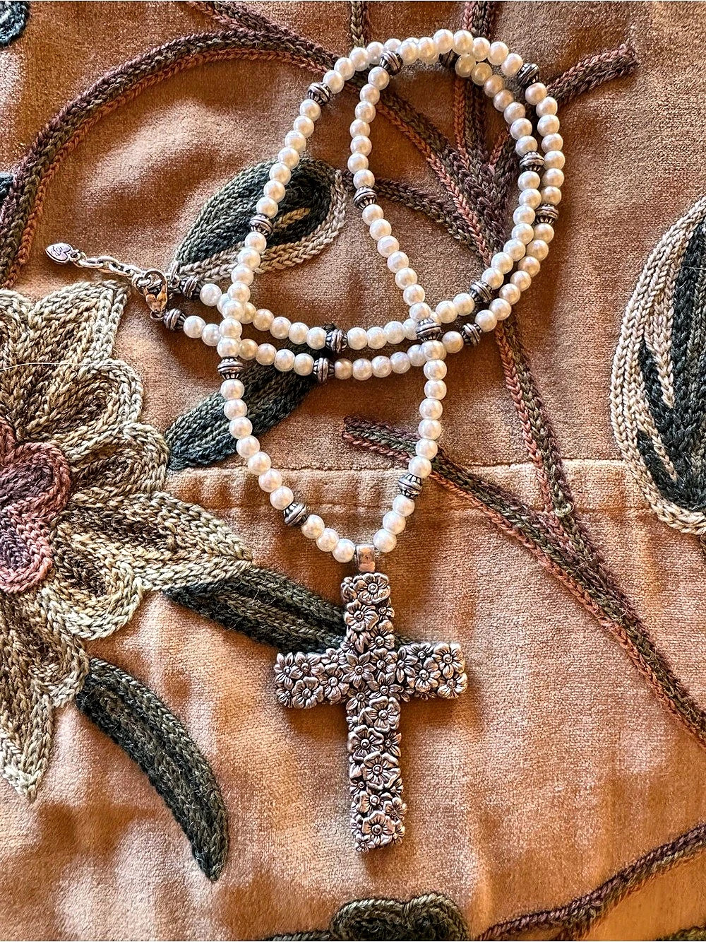 Floral Cross Necklace White & Silver